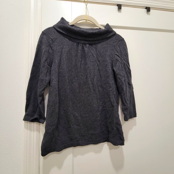 Escapade Size Medium Gray Three Quarter Sleeve Turtle Neck Blouse - Picture 1 of 4